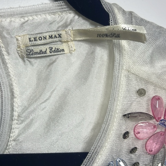 100% silk top with beautiful beading Leon Max limited edition - Picture 3 of 7